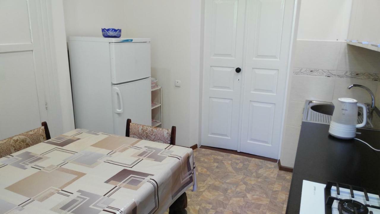 Separate Room Homestay In A Private House, Facilities Shared With Owner Berdychiv Bagian luar foto