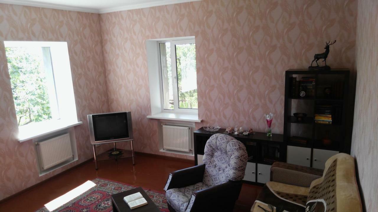 Separate Room Homestay In A Private House, Facilities Shared With Owner Berdychiv Bagian luar foto