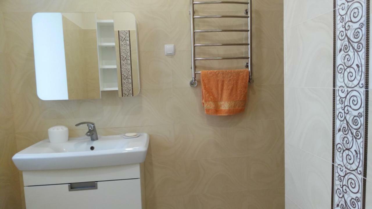 Separate Room Homestay In A Private House, Facilities Shared With Owner Berdychiv Bagian luar foto
